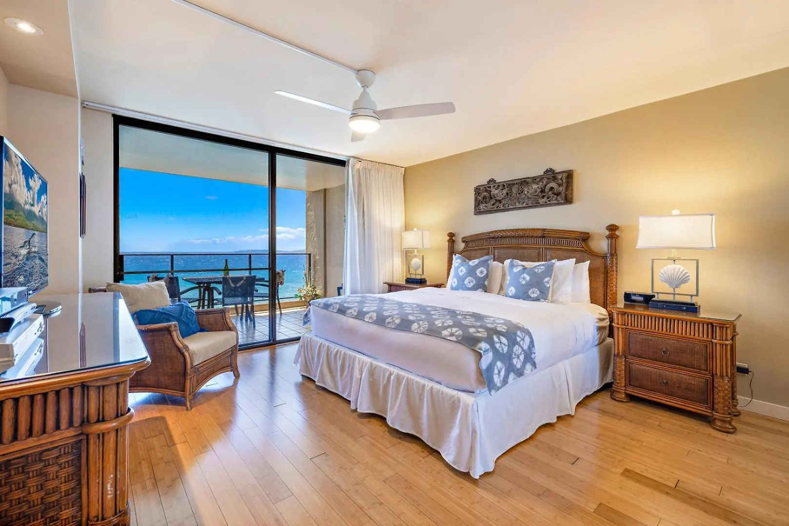 Exquisite One-Bedroom, One-Bathroom Beachfront Residence! Kaanapali 0*,