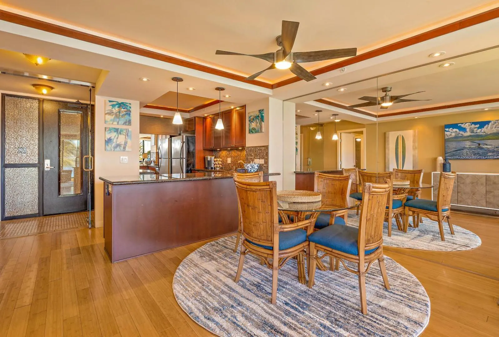 Exquisite One-Bedroom, One-Bathroom Beachfront Residence! Kaanapali Apartment