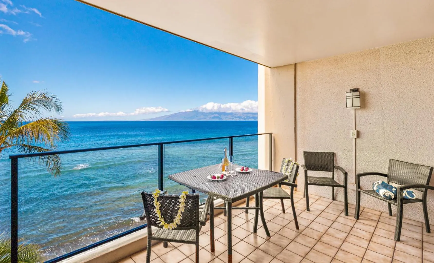 Apartment Exquisite One-Bedroom, One-Bathroom Beachfront Residence! Kaanapali