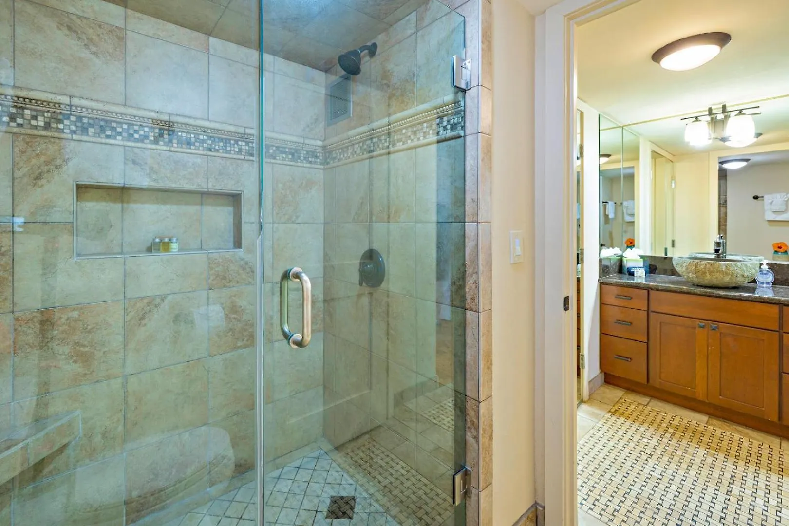 Apartment Exquisite One-Bedroom, One-Bathroom Beachfront Residence! Kaanapali United States
